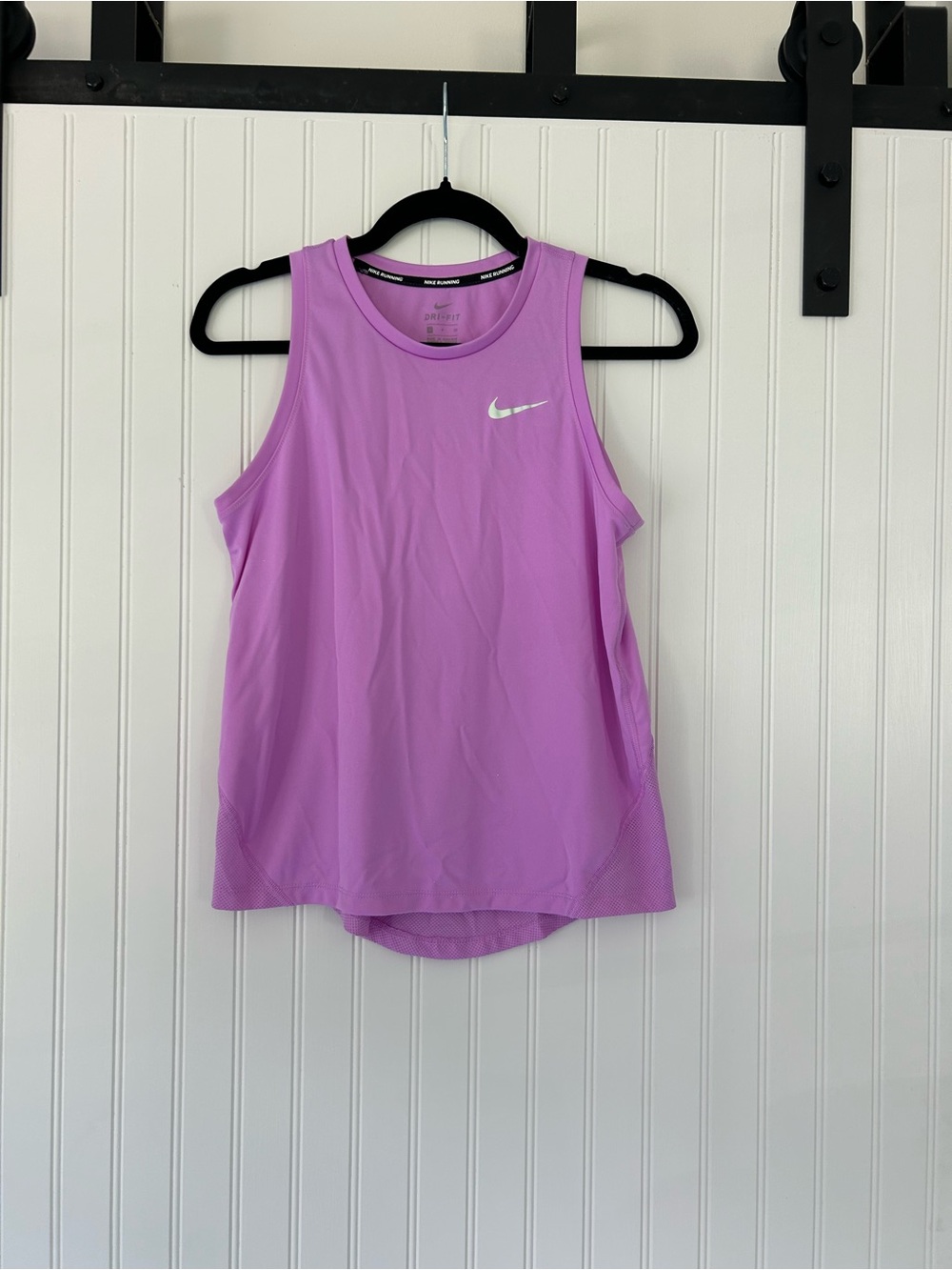 Nike Women’s Lavender Athletic Tank with Reflective Swoosh